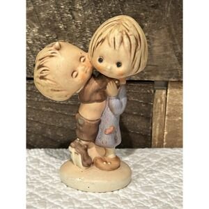 Hallmark Hummel Goebel " Friends " Figurine - Excellent Condition